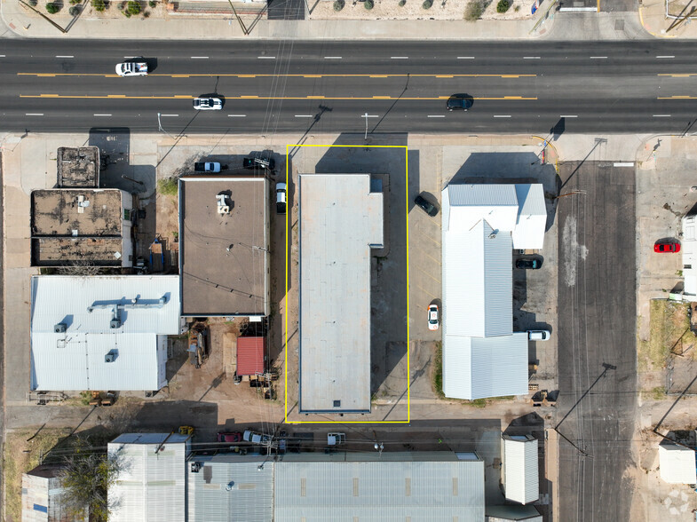 407 W 2nd St, Odessa, TX for lease - Building Photo - Image 2 of 15