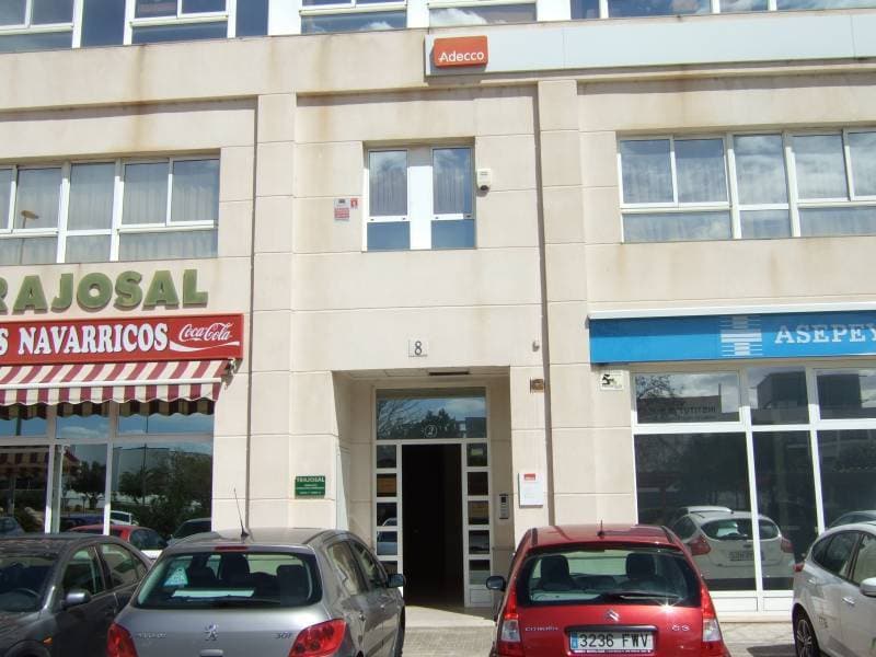 Office in Valencia de Don Juan for lease Building Photo- Image 1 of 5