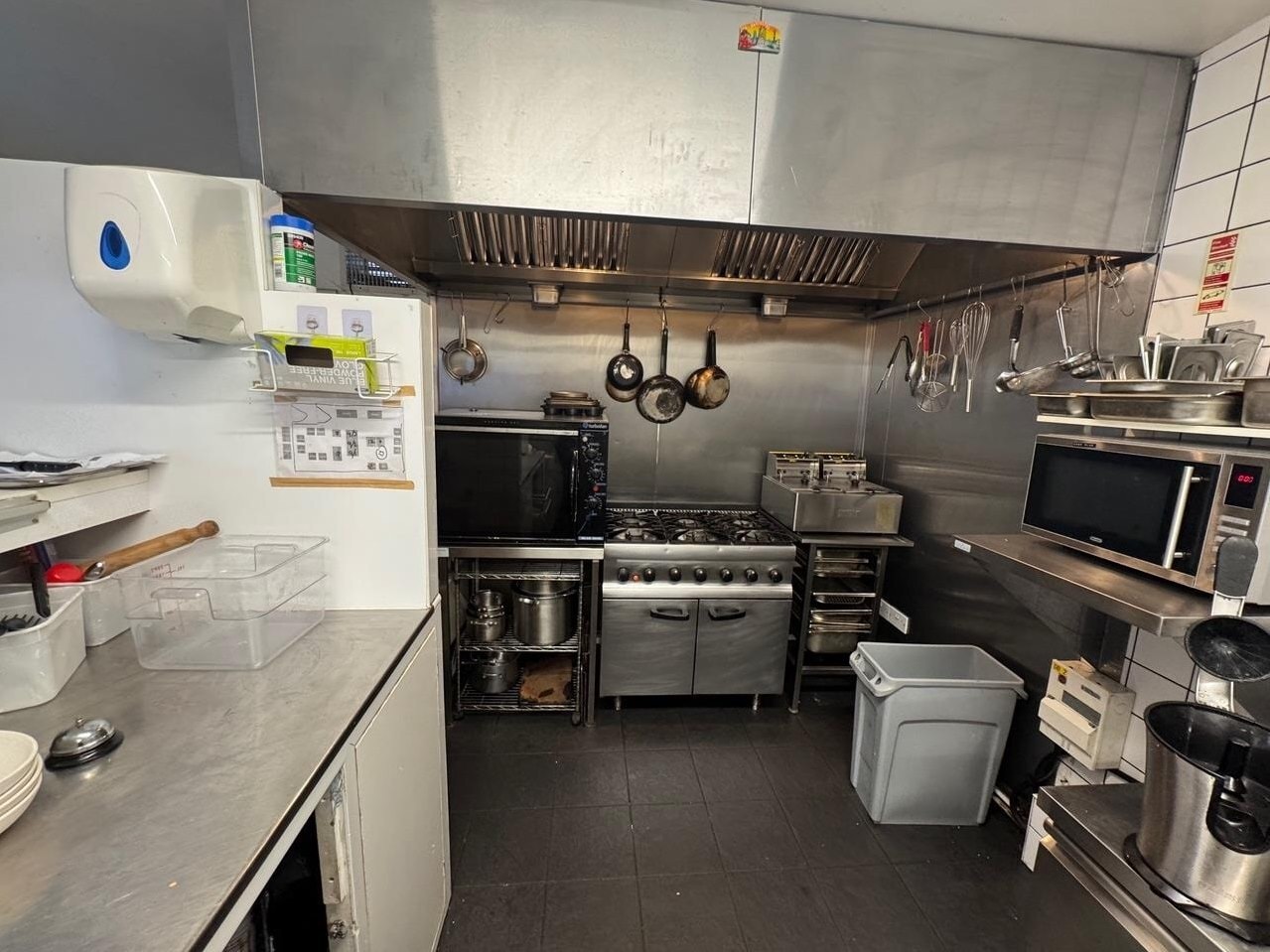 19 Cliff Ter, Margate for lease Interior Photo- Image 1 of 8