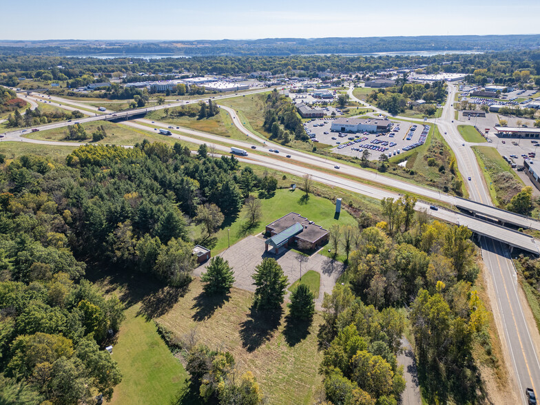 2110 W Hwy 12, Menomonie, WI for lease - Building Photo - Image 3 of 22