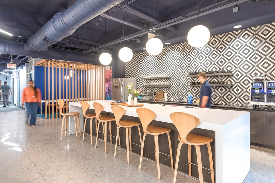 1122 Lady St, Columbia, SC for lease - Interior Photo - Image 2 of 10