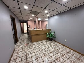 814 E Silver Springs Blvd, Ocala, FL for lease Interior Photo- Image 2 of 11