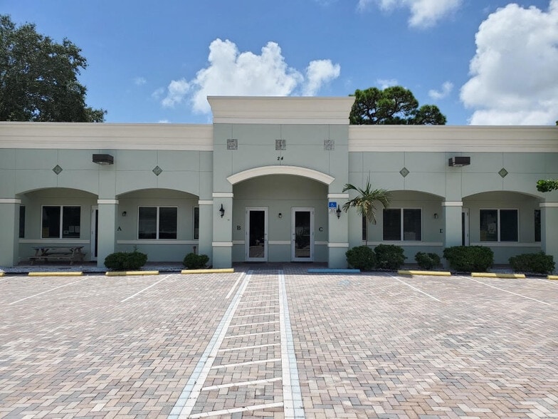 24 SW 10th St, Fort Lauderdale, FL for lease - Building Photo - Image 3 of 14