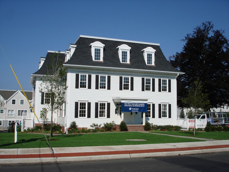 124 East Ave, Norwalk, CT for lease - Building Photo - Image 1 of 20