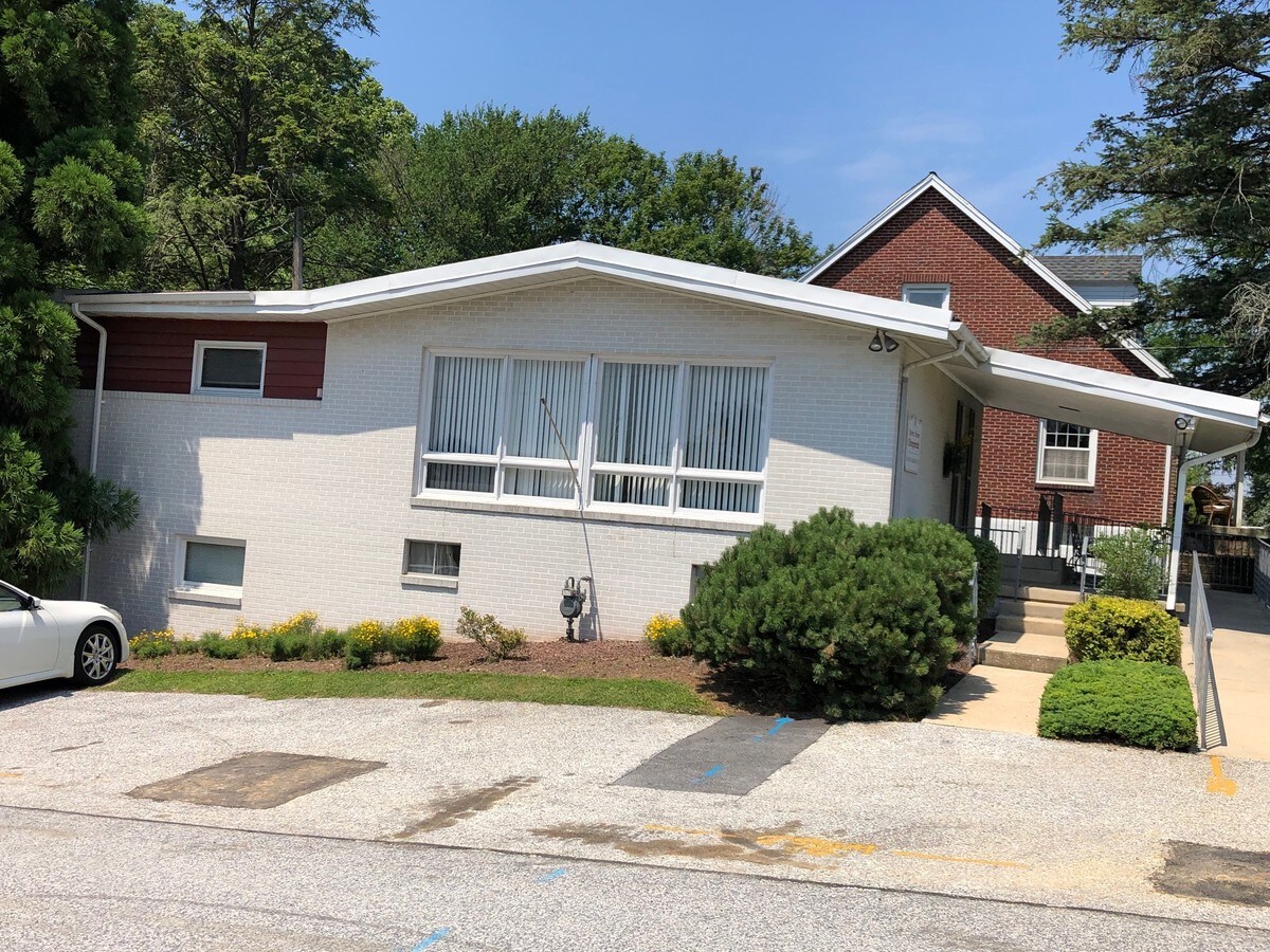 2010 S Queen St, York, PA 17403