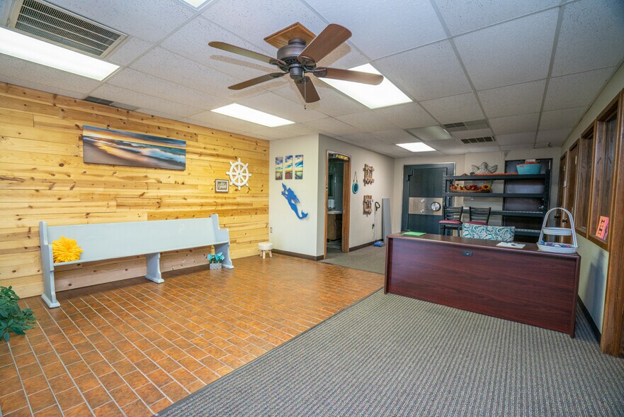 606 N Main St, Gore, OK 74435