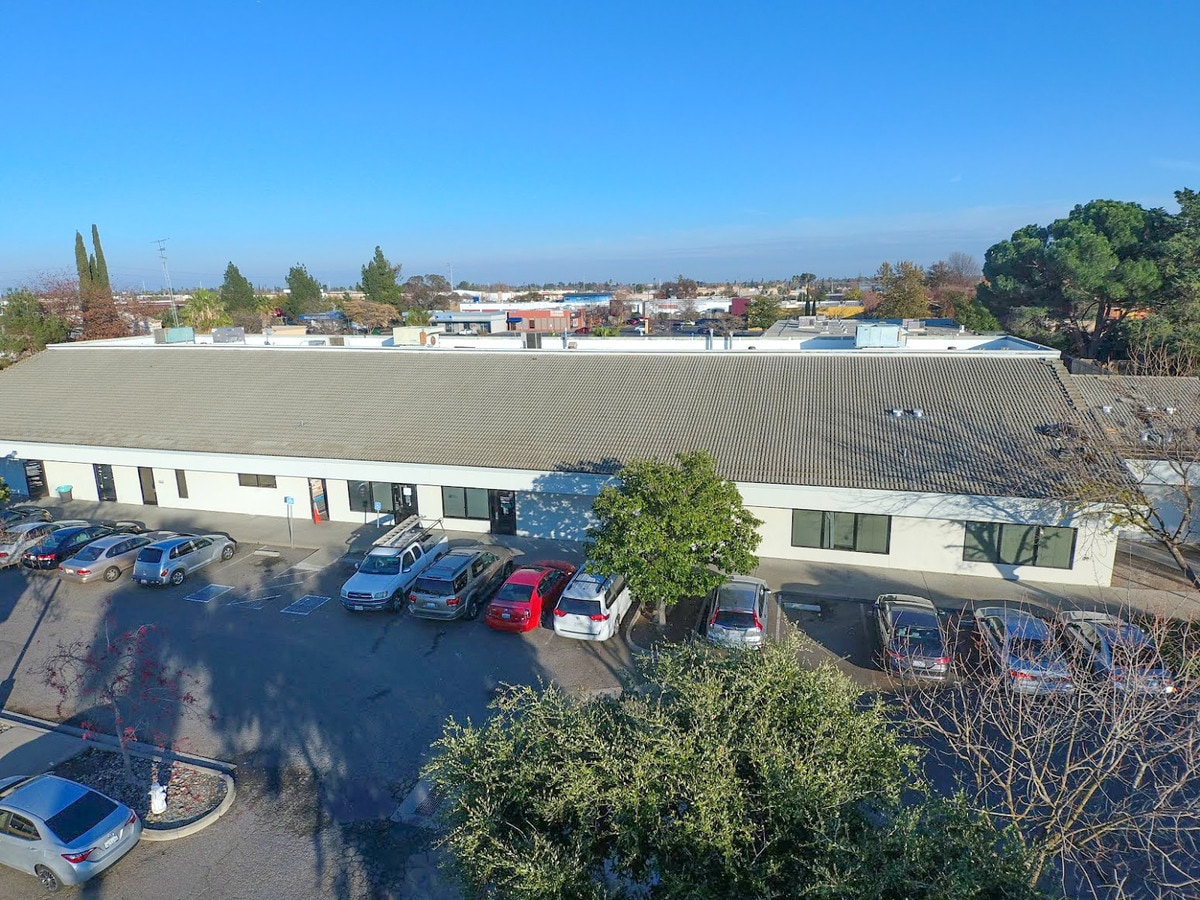 7237 E Southgate Dr, Sacramento, CA 95823