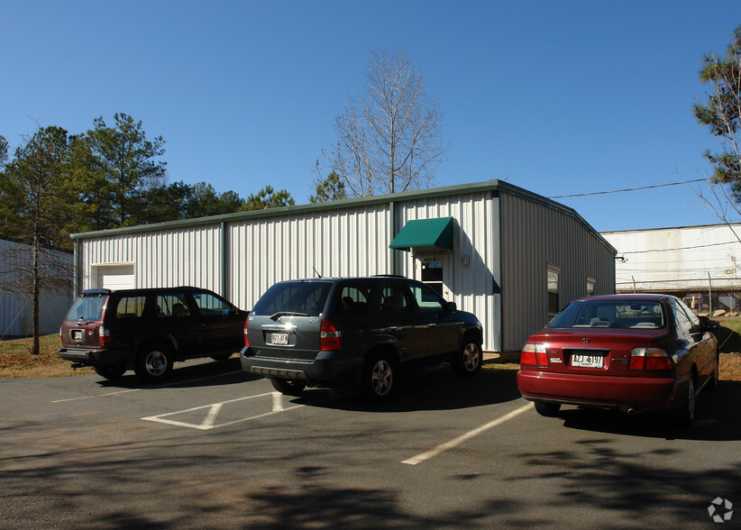 4590 S Berkley Lake Rd, Norcross, GA for lease - Building Photo - Image 3 of 3