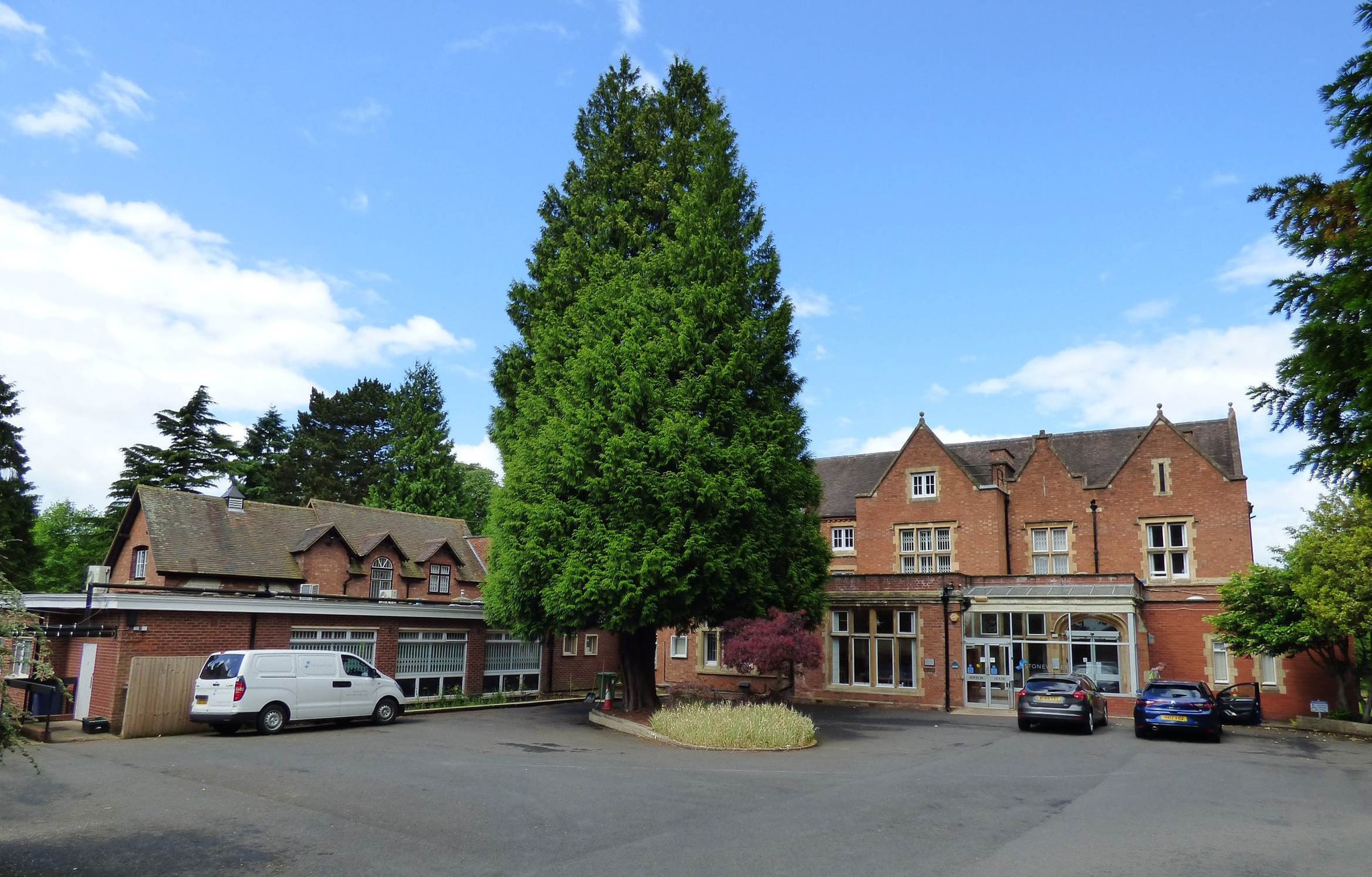 1 Stoneleigh Rd, Leamington Spa for sale Primary Photo- Image 1 of 1