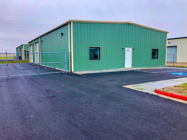 1417 Venture Dr, Weslaco, TX 78596