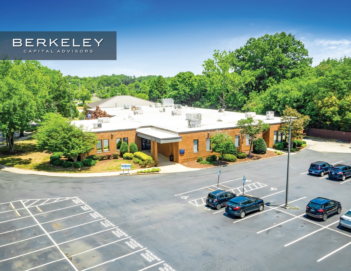 1212 Cedarhurst Dr, Raleigh, NC 27609