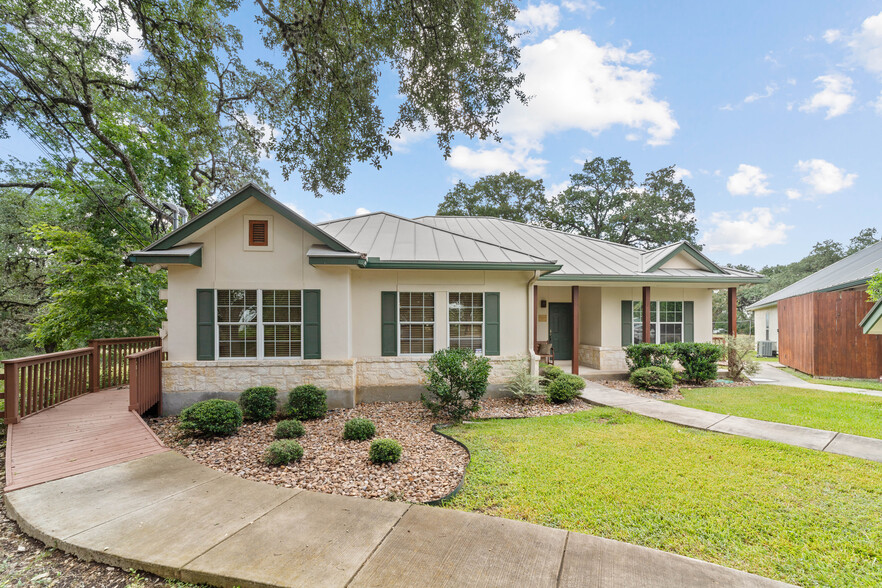 31320-1 W IH-10, Boerne, TX for sale - Building Photo - Image 1 of 14