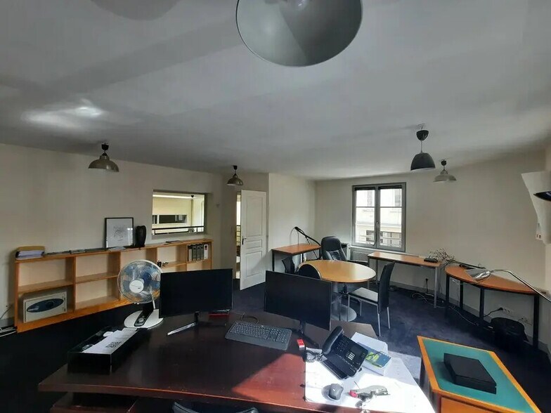 Office in Rouen for sale - Building Photo - Image 2 of 12