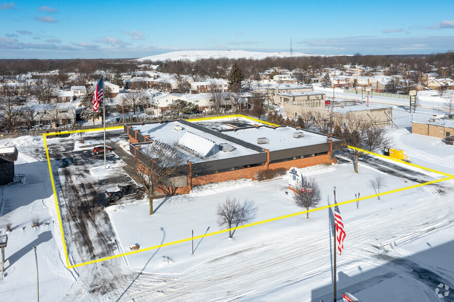 1550-1570 Kingsway Ct, Trenton, MI for lease - Aerial - Image 3 of 27