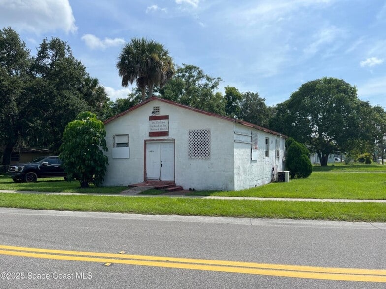 929 S Deleon Ave, Titusville, FL for sale - Building Photo - Image 2 of 9