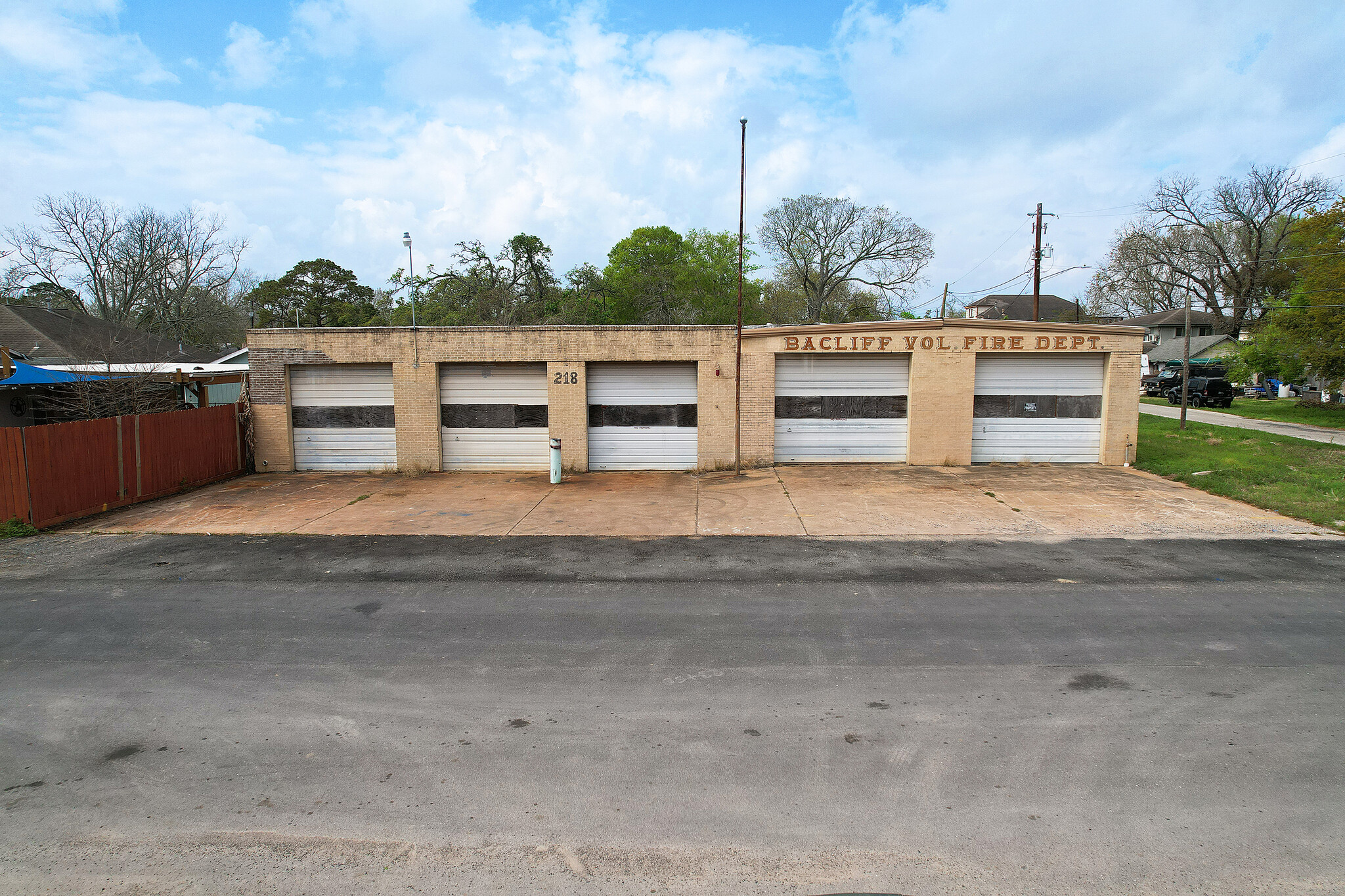 218 Jackson Ave, Bacliff, TX for sale Building Photo- Image 1 of 1