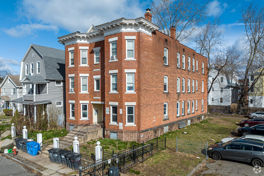 86-90 Chadwick Ave, Hartford, CT for sale - Primary Photo - Image 1 of 6