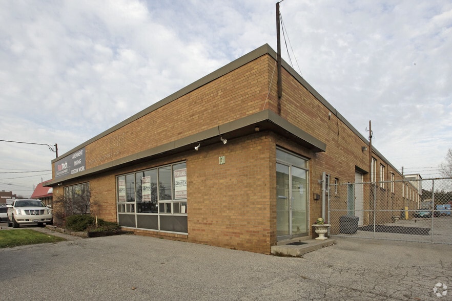 131 Oakdale Rd, Toronto, ON for lease - Building Photo - Image 3 of 5