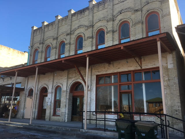 109 W South Main St, Flatonia, TX for sale - Primary Photo - Image 1 of 1