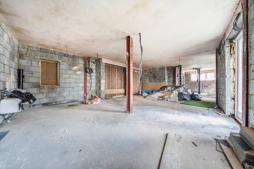 1-5 Mercy Ter, London for sale - Interior Photo - Image 3 of 6