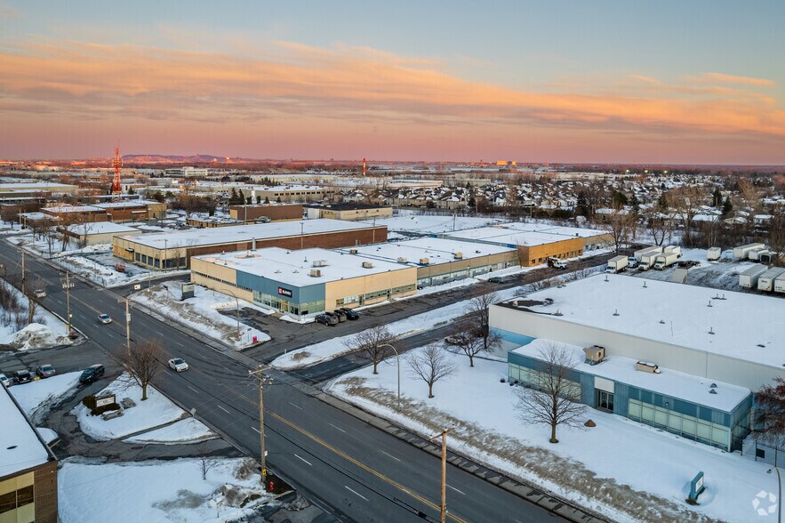 100 Boul Hymus, Pointe-claire, QC for lease - Aerial - Image 2 of 5