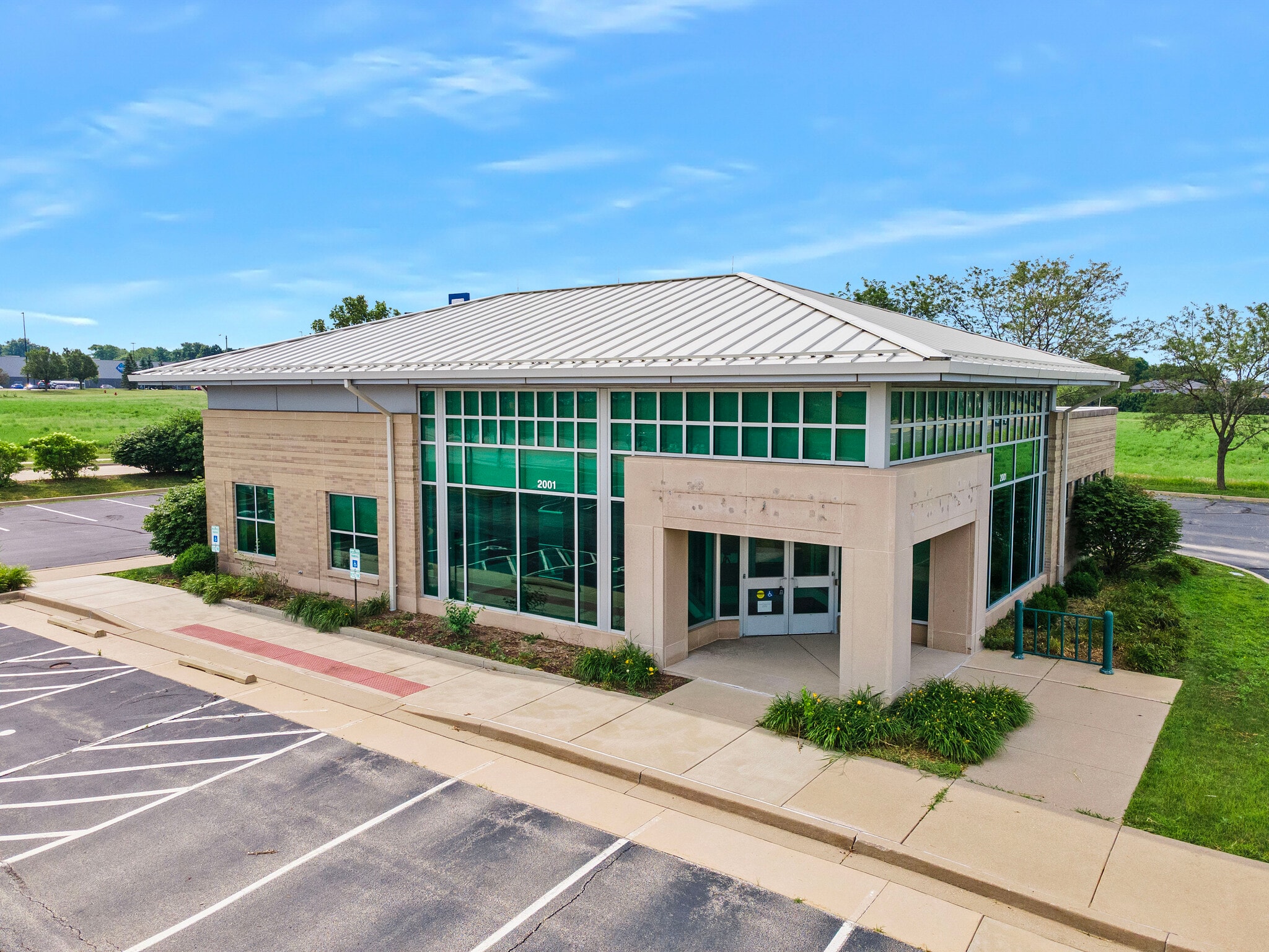 2001 Shepard Rd, Normal, IL for sale Primary Photo- Image 1 of 16
