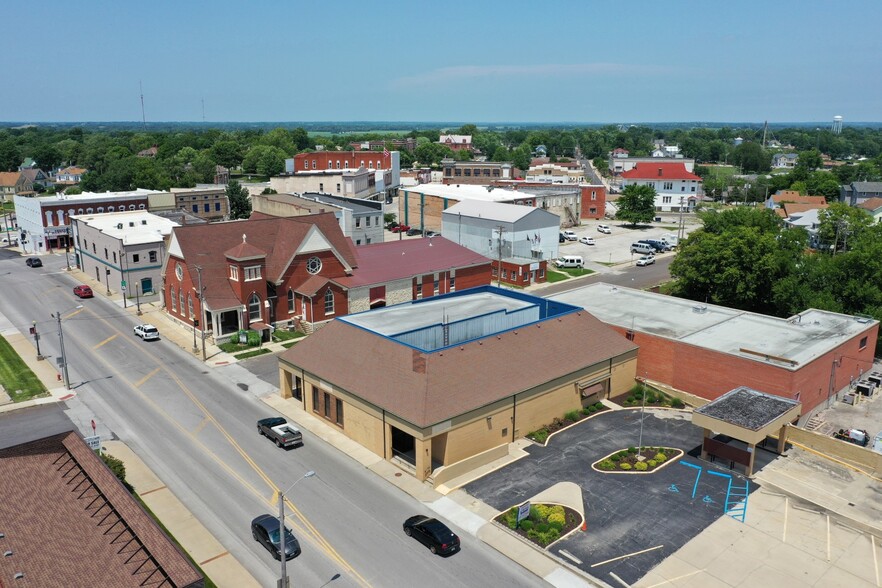 121 E 9th St, Trenton, MO for sale - Building Photo - Image 1 of 1