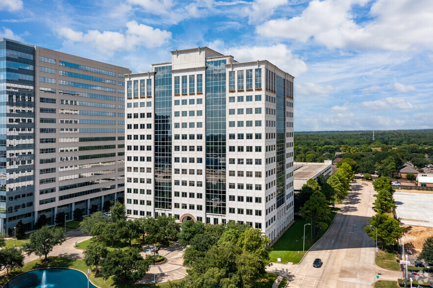 11700 Katy Fwy, Houston, TX for lease - Building Photo - Image 3 of 6