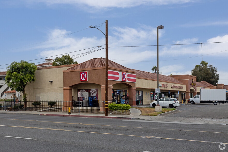8523-8533 Artesia Blvd, Bellflower, CA for lease - Building Photo - Image 1 of 6
