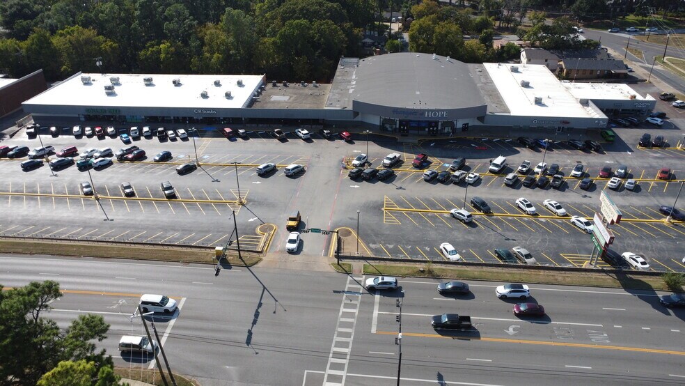 2105-2215 S Broadway Ave, Tyler, TX for sale - Building Photo - Image 1 of 1