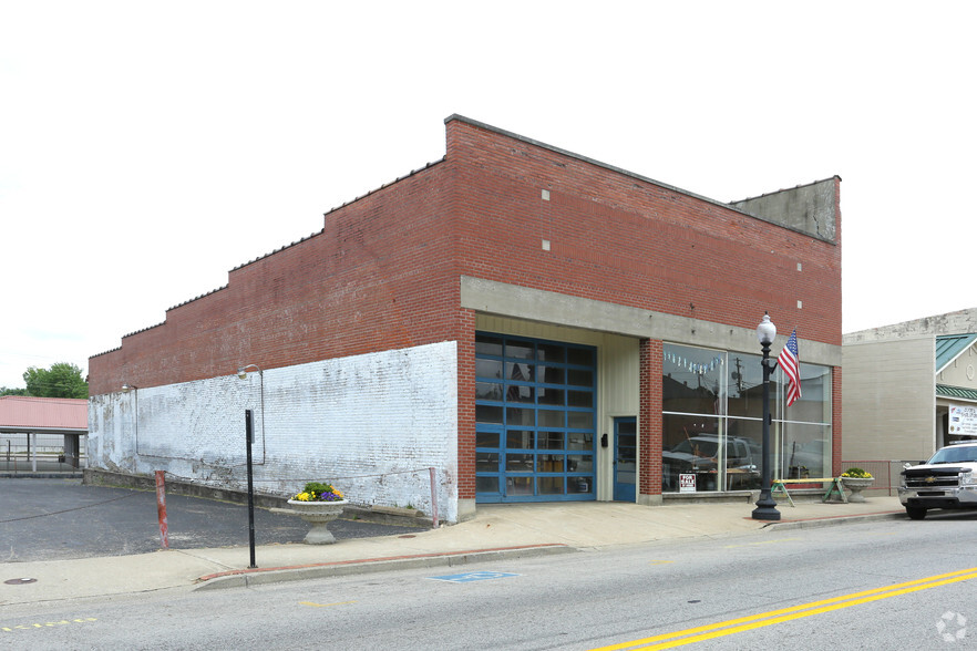 235 W Main St, Lebanon, KY for sale - Primary Photo - Image 1 of 1