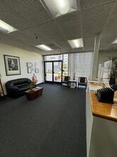 21110-21132 Vanowen St, Woodland Hills, CA for lease Interior Photo- Image 2 of 11