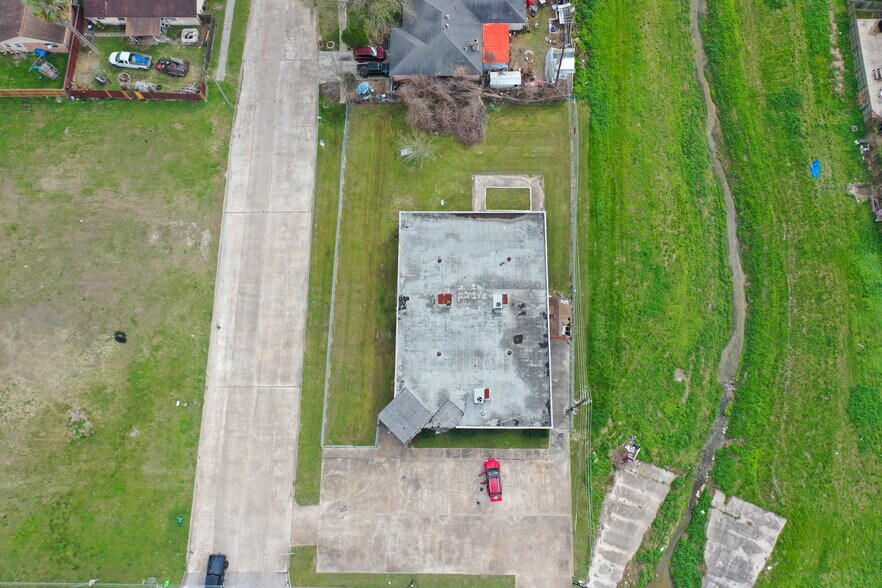 11526 Walters Rd, Houston, TX for sale - Building Photo - Image 2 of 9