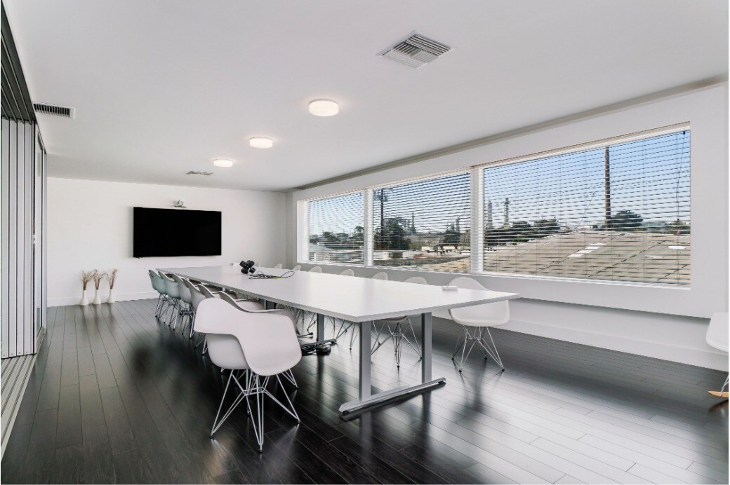 137 Eucalyptus Dr, El Segundo, CA for sale Interior Photo- Image 1 of 1