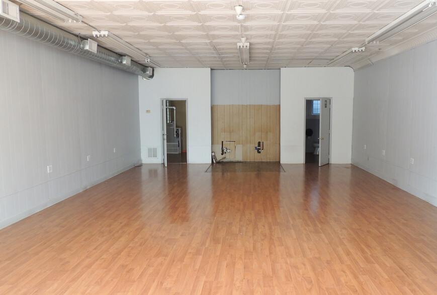 106 Lodi St, Hackensack, NJ for lease - Interior Photo - Image 2 of 7