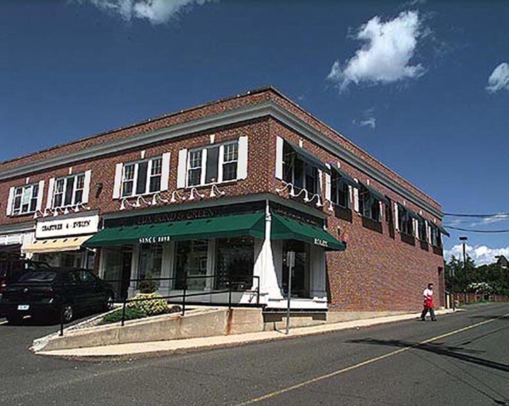 136 Main St, Westport, CT 06880 Brooks Corner