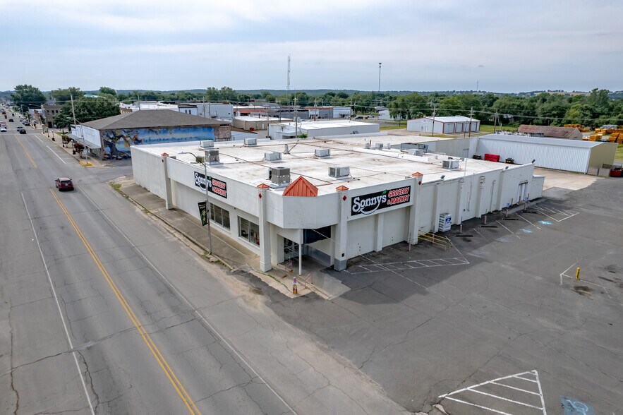 208 W Main St, Stigler, OK for sale - Primary Photo - Image 1 of 1