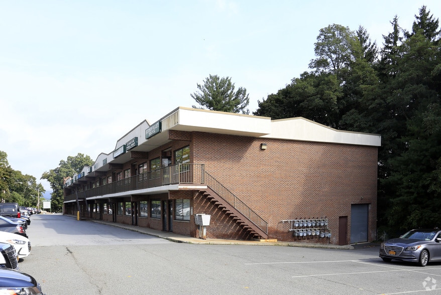 146 S Liberty Dr, Stony Point, NY 10980