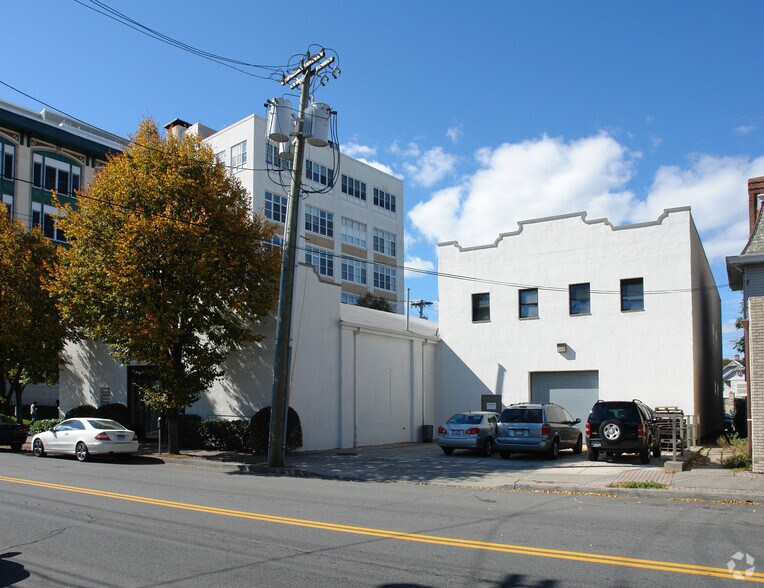 330 N Main St, Port Chester, NY for sale - Primary Photo - Image 1 of 1