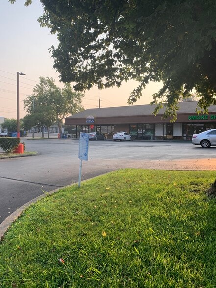 7246-7250 Fair Oaks Blvd, Carmichael, CA for lease - Building Photo - Image 2 of 3