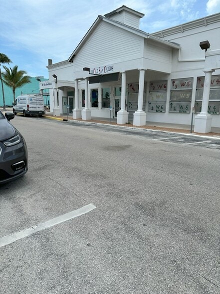 201 Old San Carlos Blvd, Fort Myers, FL for lease - Building Photo - Image 1 of 6