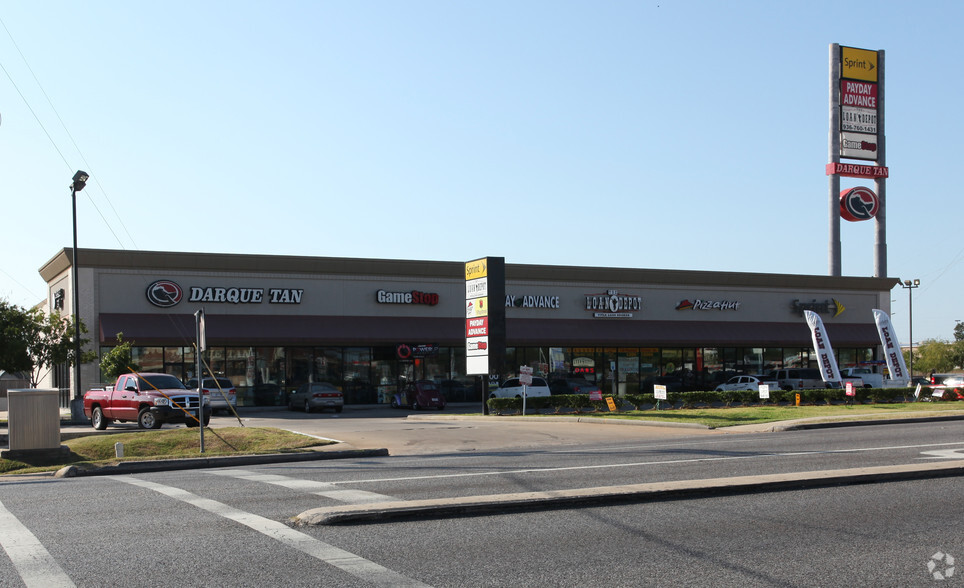 1225-1251 N Loop 336, Conroe, TX for sale - Primary Photo - Image 1 of 1