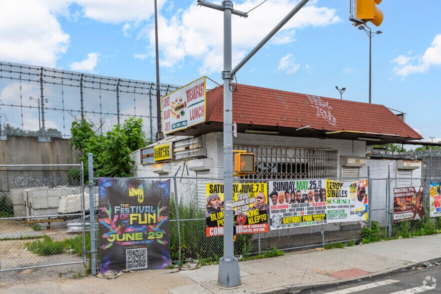 1582 Linden Blvd, Brooklyn, NY for lease - Primary Photo - Image 1 of 8