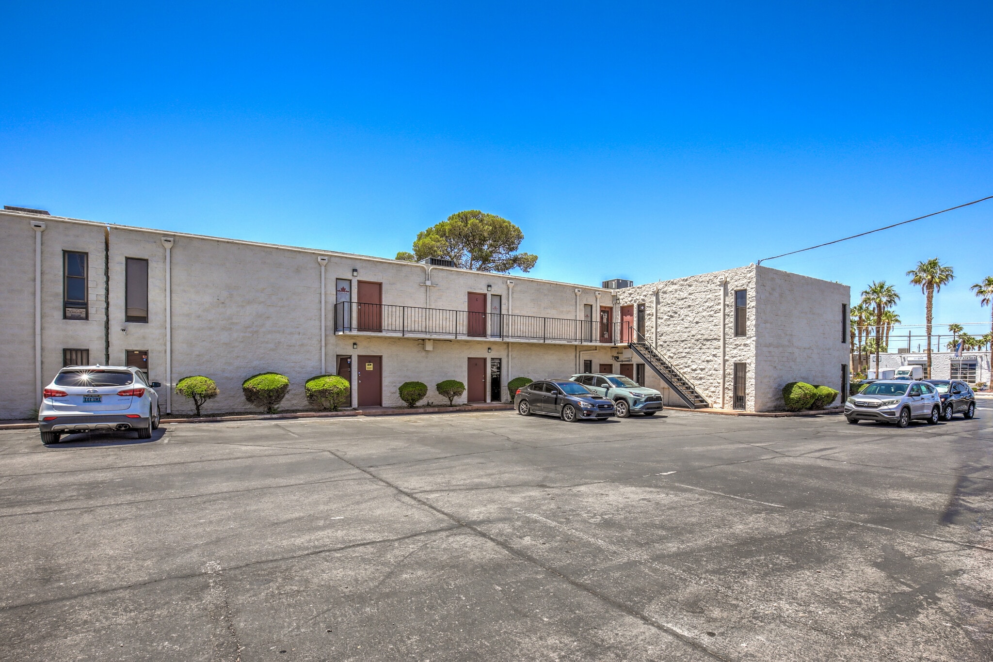 3320-3340 W Wynn Rd, Las Vegas, NV for lease Building Photo- Image 1 of 19