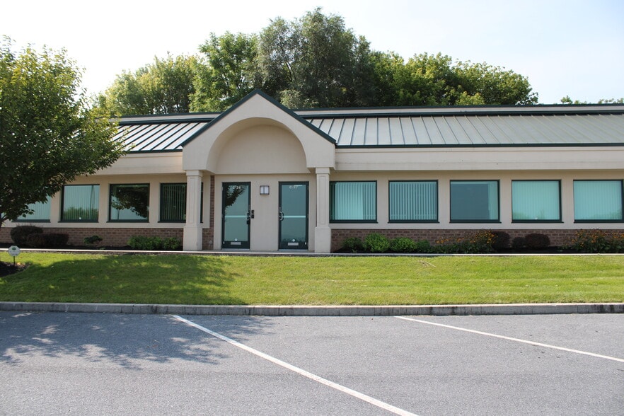 479 Port View Dr, Harrisburg, PA for lease - Building Photo - Image 3 of 7