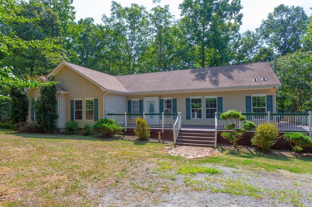 5060 Rockfish Valley Hwy, Nellysford, VA 22958