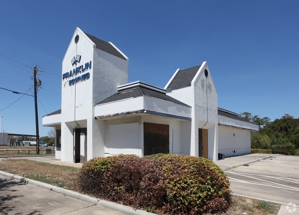 17203 East Fwy, Channelview, TX 77530