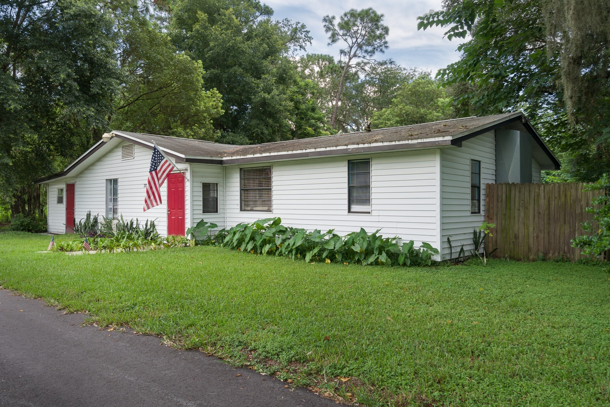 37514 Eiland Blvd, Zephyrhills, FL for sale Building Photo- Image 1 of 1