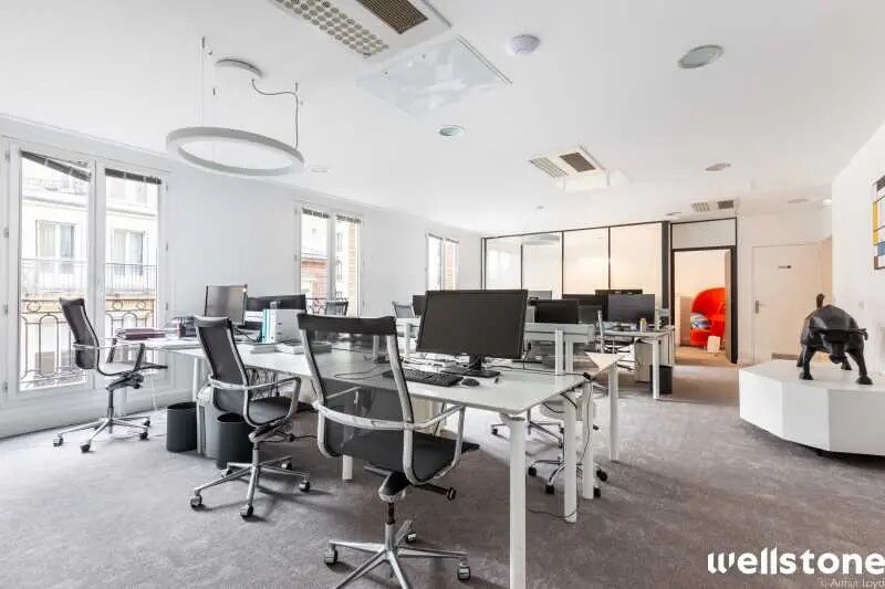 Office in Paris for lease - Interior Photo - Image 2 of 11