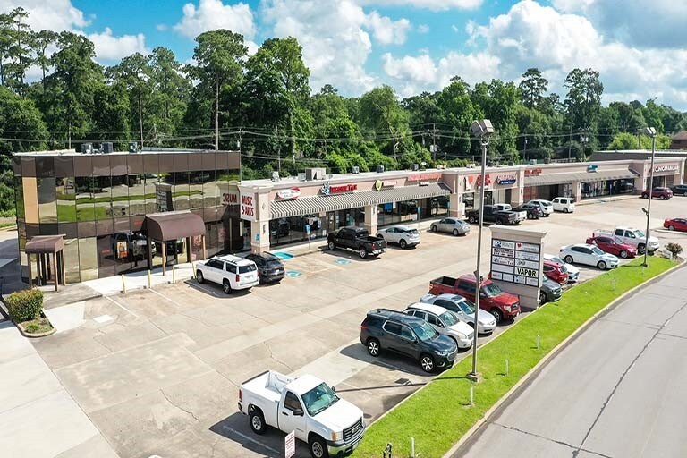 902-932 W Dallas St, Conroe, TX for lease Primary Photo- Image 1 of 17